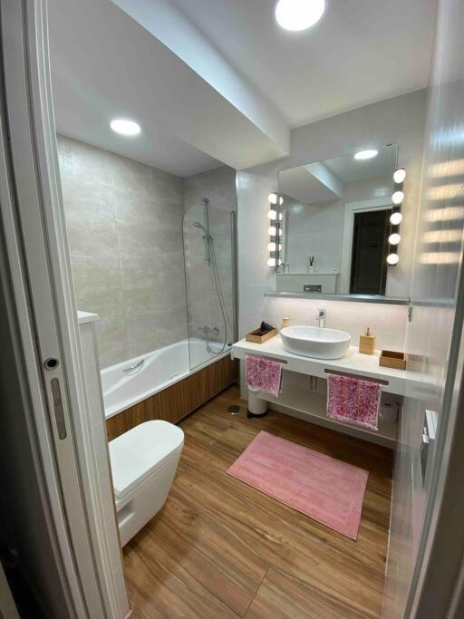 Apartamento A 100Metros De La Playa De San Lorenzo Хихон Екстериор снимка