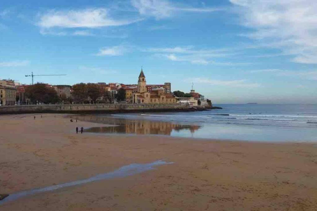 Apartamento A 100Metros De La Playa De San Lorenzo Хихон Екстериор снимка