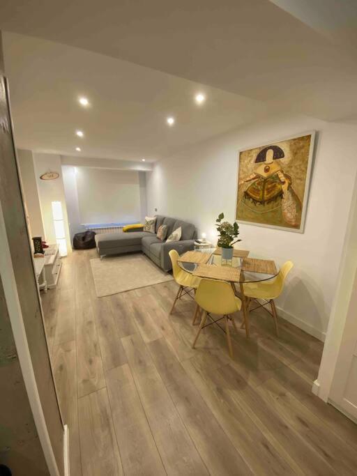Apartamento A 100Metros De La Playa De San Lorenzo Хихон Екстериор снимка