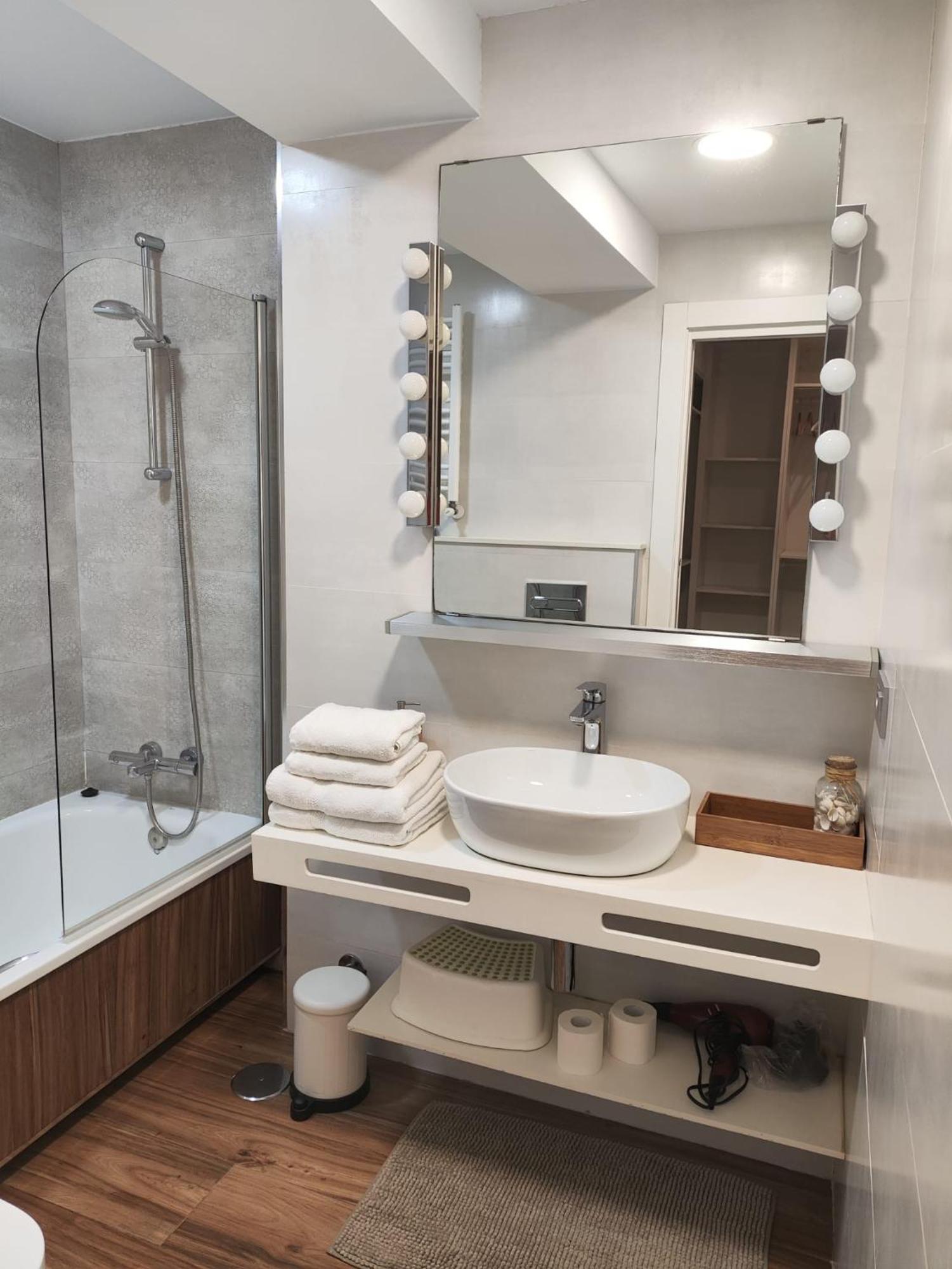 Apartamento A 100Metros De La Playa De San Lorenzo Хихон Екстериор снимка